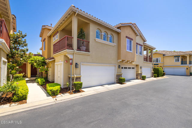 2918 Estilita Way, Simi Valley CA: https://media.crmls.org/mediaz/f3cfec25-87b6-4f98-8ebd-f85936cf59b2.jpg