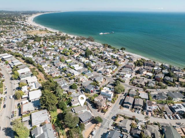 430 Hillcrest Drive, Aptos CA: https://media.crmls.org/mediaz/f3cff562-2b93-4582-bcb4-b7180f01e125.jpg