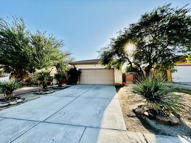 13569 Caliente Drive, Desert Hot Springs CA: https://media.crmls.org/mediaz/f3d05a2a-71aa-4bc4-8929-175c7ab53175.jpg