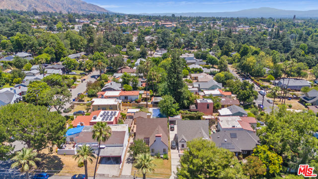 2310 Santa Anita Avenue, Altadena CA: https://media.crmls.org/mediaz/f3d1384b-eccc-4d84-8070-da87a187b8ce.jpg