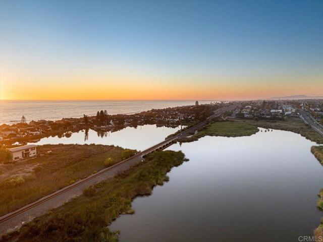 Detail Gallery Image 9 of 63 For 2517 State St, Carlsbad,  CA 92008 - 2 Beds | 2/2 Baths