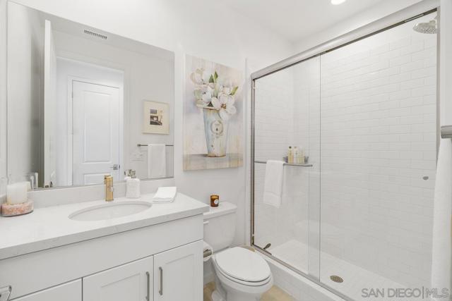 32082 Sedge Way, Temecula CA: https://media.crmls.org/mediaz/f3d16252-9f48-4ef9-a876-7f5c15765a25.jpg