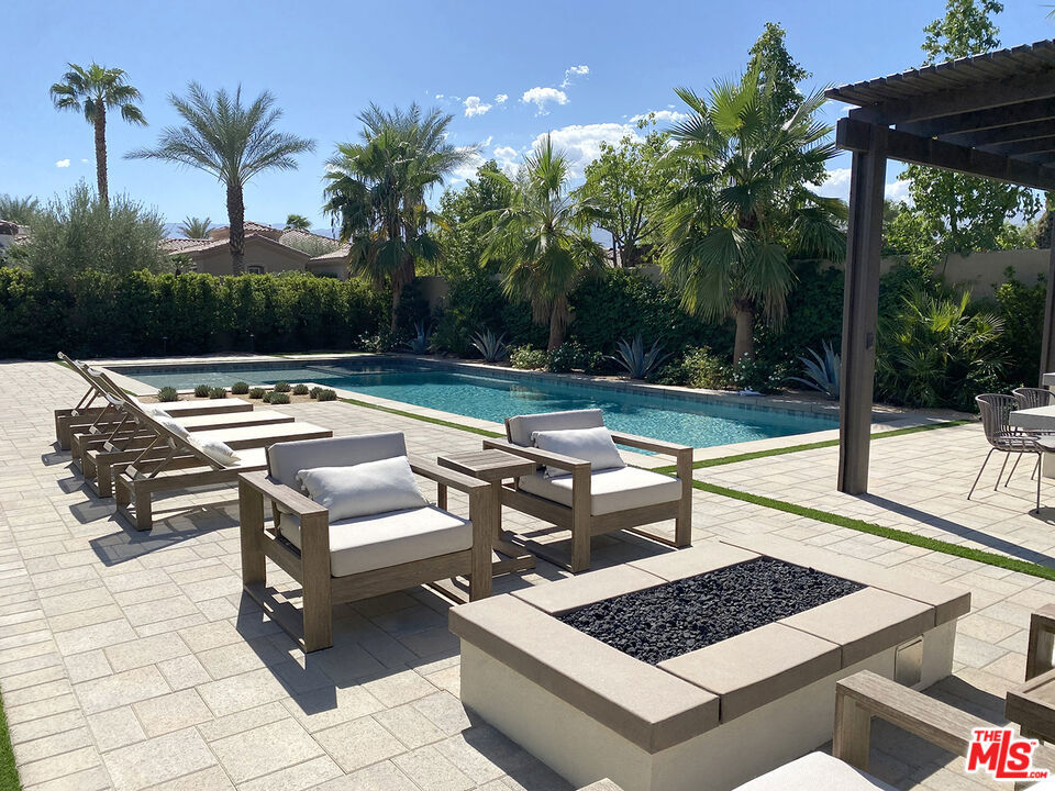 81765 Four Seasons Place