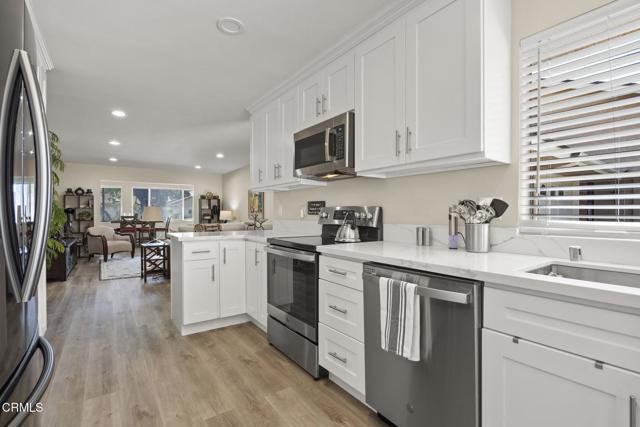 4222 Village 4, Camarillo CA: https://media.crmls.org/mediaz/f3d21ea0-2bb1-40f8-b3d6-ecd2e36fc343.jpg