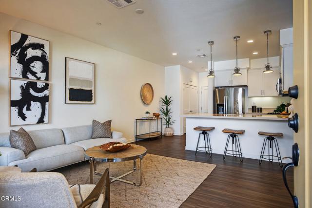 139 Farmhouse Drive, Simi Valley CA: https://media.crmls.org/mediaz/f3d23817-f8c5-49fb-8d28-db1f45acb1fb.jpg