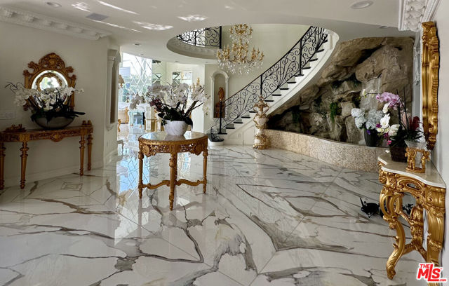 12408 Ridge Road, Los Angeles CA: https://media.crmls.org/mediaz/f3d2649c-698a-4336-b88c-1b586743105c.jpg
