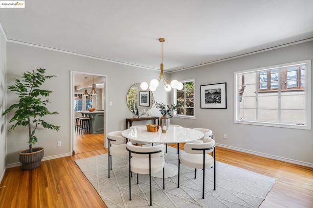 2 Humphrey Place, Oakland CA: https://media.crmls.org/mediaz/f3d2b671-ca9a-4eca-923a-3d1e46899fa6.jpg