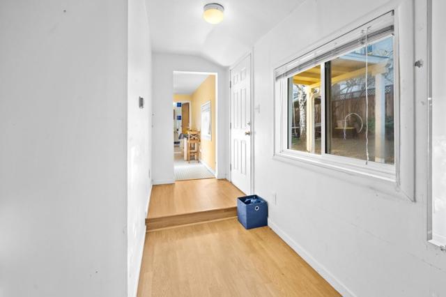 2066 Sterling Avenue, Menlo Park CA: https://media.crmls.org/mediaz/f3d3739a-70f3-49d5-b671-3cfbb9ef6824.jpg