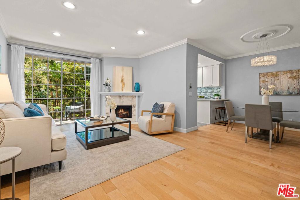 1375 Kelton Avenue #206