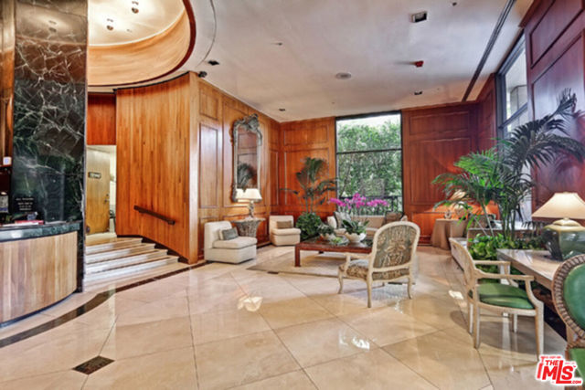 10790 Wilshire Boulevard, Los Angeles CA: https://media.crmls.org/mediaz/f3d590a2-8227-4181-9206-b38c4f945d27.jpg