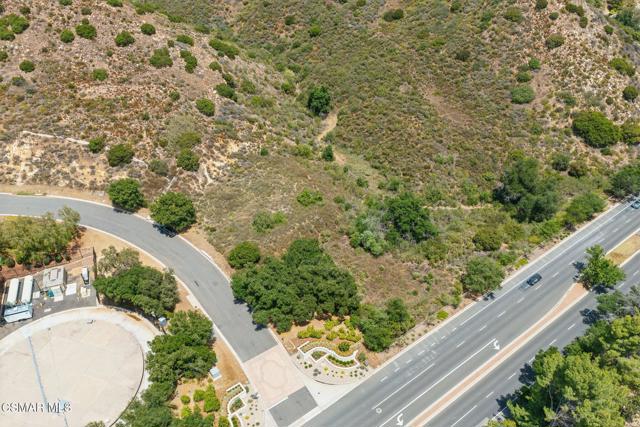 1600 Crown Ridge Court, Westlake Village CA: https://media.crmls.org/mediaz/f3d5d24c-a010-4013-bf25-21edcf9b9b2e.jpg
