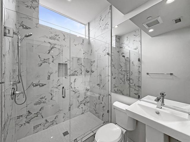 3047 North Park Way, San Diego CA: https://media.crmls.org/mediaz/f3d6056c-2a99-4b9f-9634-4dfa9aa2c827.jpg