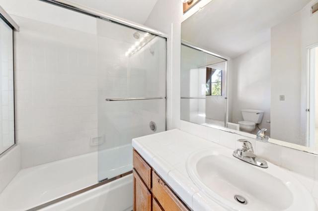 210 Commons Lane, Foster City CA: https://media.crmls.org/mediaz/f3d6a173-a666-4e23-9fb1-ef3667e64eab.jpg