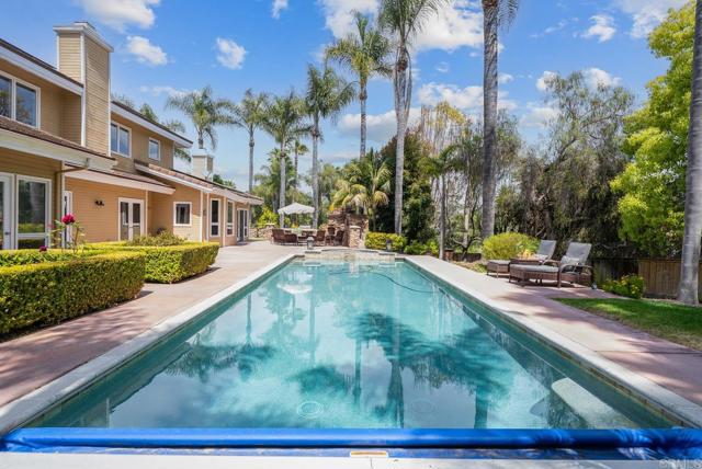 753 Jacquelene Ct, Encinitas CA: https://media.crmls.org/mediaz/f3d6bf37-7dc3-4daa-a2e2-a38372798570.jpg