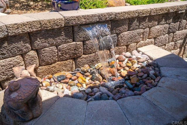 23847 Norte Dr, Ramona CA: https://media.crmls.org/mediaz/f3d7a88a-d0ec-4f37-86d0-41b0fe0a5988.jpg