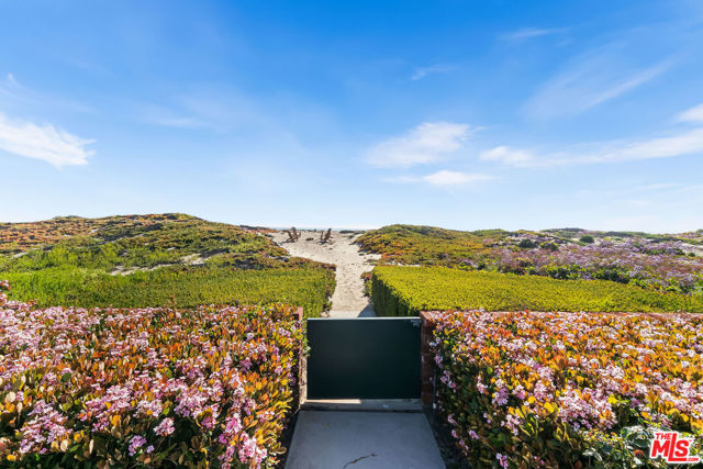 0 Broad Beach Road, Malibu CA: https://media.crmls.org/mediaz/f3d80242-a941-4109-b8db-5ded704b79b9.jpg