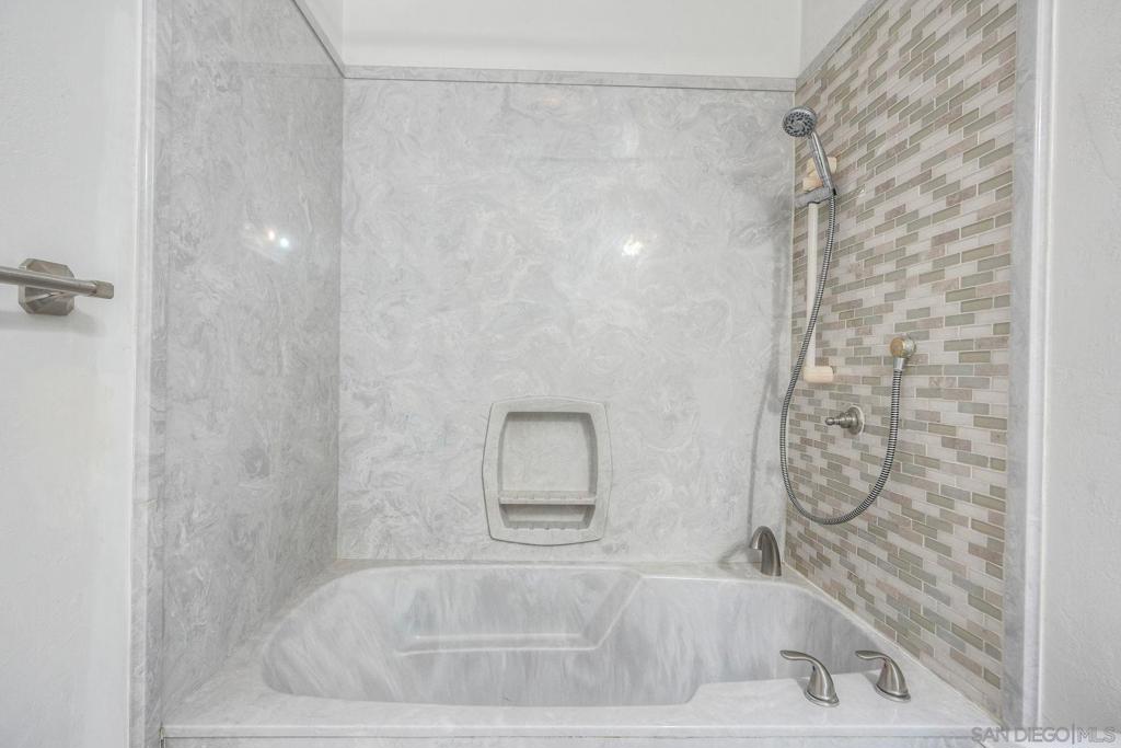 MLS #250042674SD image #29