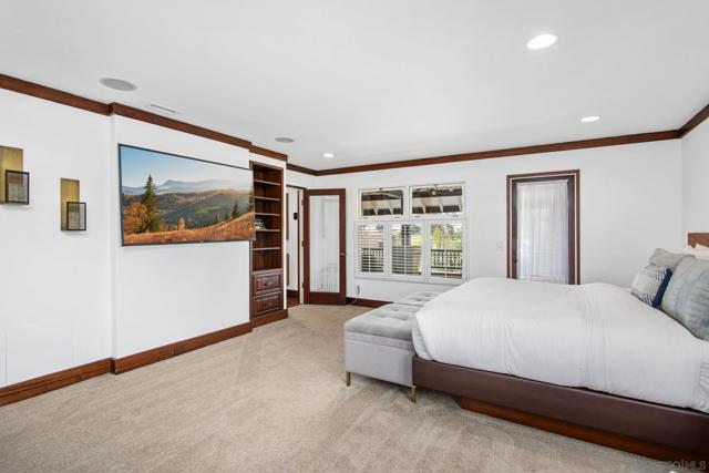 1728 W Lewis St, San Diego CA: https://media.crmls.org/mediaz/f3d85dd4-ebe4-429f-ab5c-7a53a73c1c51.jpg