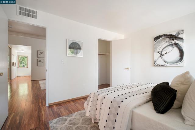 232 Jewel Terrace, Danville CA: https://media.crmls.org/mediaz/f3d8a4d0-d0cb-49da-ab47-aebaafccebff.jpg