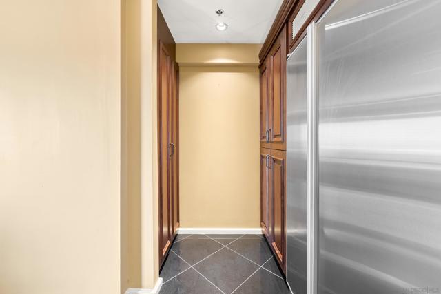 200 Harbor Dr, San Diego CA: https://media.crmls.org/mediaz/f3d8c2bf-abf8-4045-b89a-0c18db1e56cf.jpg