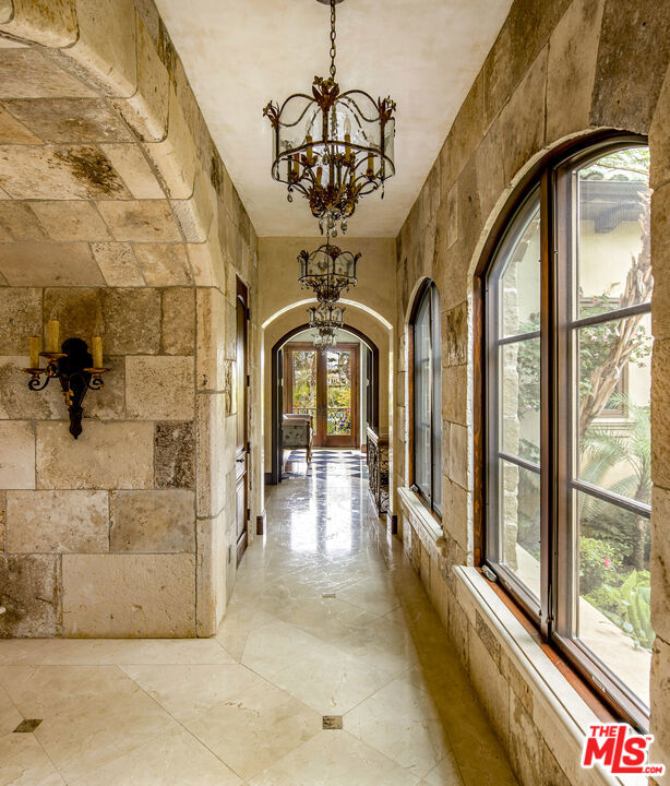 427 La Marina Drive, Camarillo CA: https://media.crmls.org/mediaz/f3d8c5ea-6e82-4a7d-9993-518724caf304.jpg