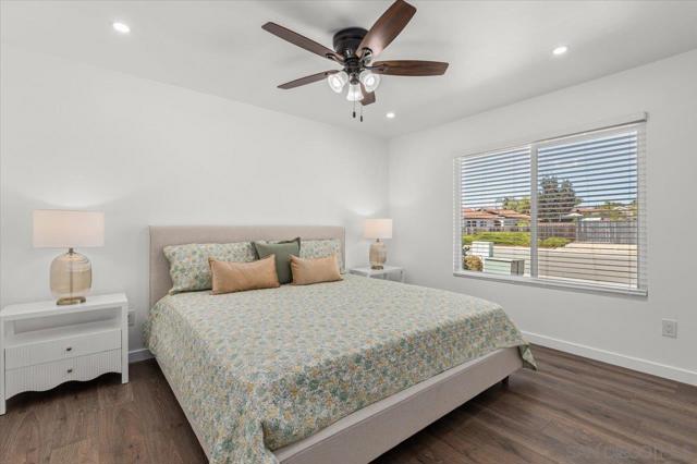 4617 Westridge Dr, Oceanside CA: https://media.crmls.org/mediaz/f3d8f09f-d4da-4641-9619-d11dcdcec89d.jpg