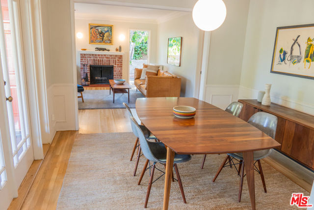 2434 Cazaux Place, Los Angeles CA: https://media.crmls.org/mediaz/f3d8f751-b2ec-41e0-95ea-ae5c5aeb86fc.jpg
