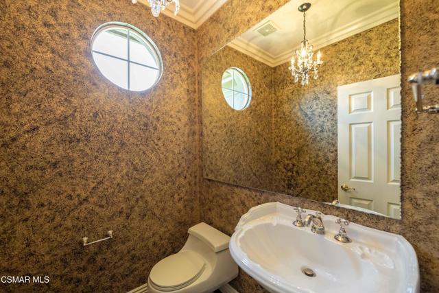 3194 Sunset Hills Boulevard, Thousand Oaks CA: https://media.crmls.org/mediaz/f3d90009-b4e1-4283-931d-e388aec557ff.jpg