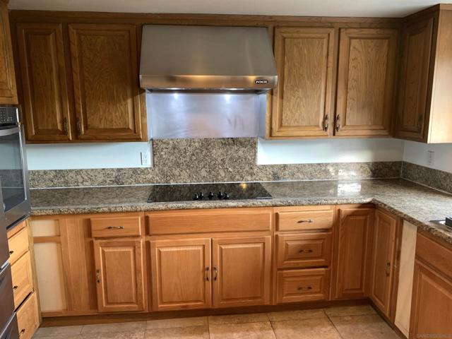 9109 Huntley Road, Fallbrook CA: https://media.crmls.org/mediaz/f3d930d8-fa61-4dea-aa72-aa1c6a429645.jpg