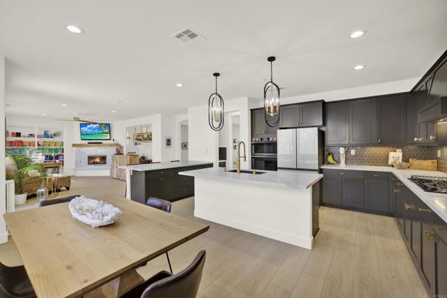 10576 Pinion Trl, Escondido CA: https://media.crmls.org/mediaz/f3d93b03-c6a4-46b6-a45d-58c63a31f68f.jpg