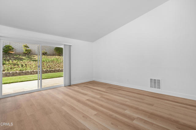 Detail Gallery Image 14 of 49 For 2437 Kimberly Ave, Camarillo,  CA 93010 - 3 Beds | 2 Baths