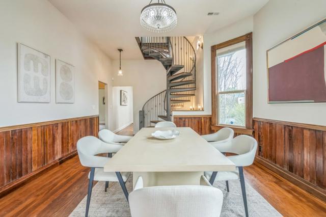 696 29th Street, Oakland CA: https://media.crmls.org/mediaz/f3db673c-409b-4949-8077-e7eba63e7e6a.jpg