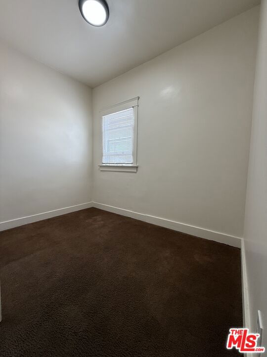 1111 Orizaba Avenue, Long Beach CA: https://media.crmls.org/mediaz/f3db7c38-b2db-4b00-87e8-d7c1d83ac41e.jpg