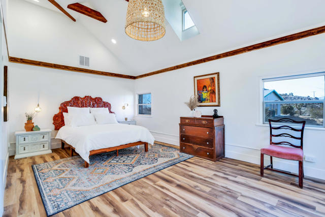 59800 Onaga Trail, Joshua Tree CA: https://media.crmls.org/mediaz/f3dba013-edcd-4d62-9518-9febfb6a542e.jpg