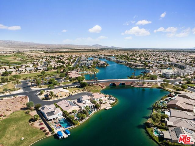 42871 Beato Drive, Indio CA: https://media.crmls.org/mediaz/f3dbeec8-cc22-40c5-82ef-fac568ec6936.jpg