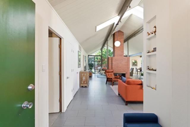 Image 4 of 53 For 943 Trophy Drive