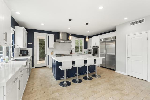 1017 Scarlet Way, Encinitas CA: https://media.crmls.org/mediaz/f3de3936-8659-4d91-a0a8-2b6f3f43a73b.jpg