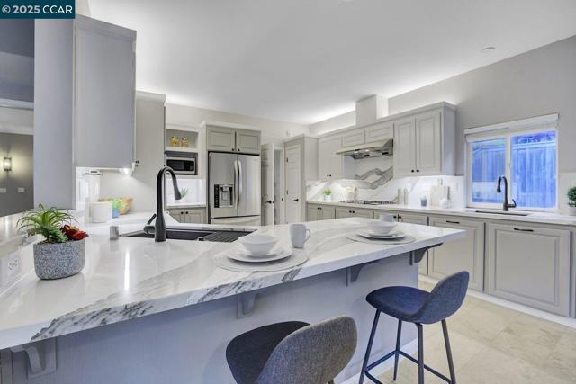 115 Shadewell Dr, Danville CA: https://media.crmls.org/mediaz/f3de54f3-3114-4630-80fd-3a1dcd790bca.jpg