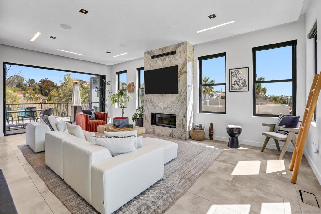 MLS #250022021SD img 35