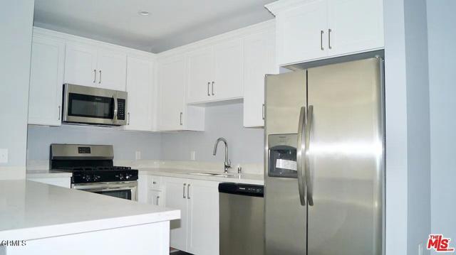 Detail Gallery Image 4 of 19 For 1111 Echo Park Ave #202,  Los Angeles,  CA 90026 - 1 Beds | 1 Baths