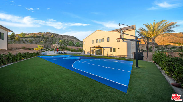 12553 N Ridgeline Road, Porter Ranch CA: https://media.crmls.org/mediaz/f3defc67-ef1a-4221-a842-6667efe2bef8.jpg