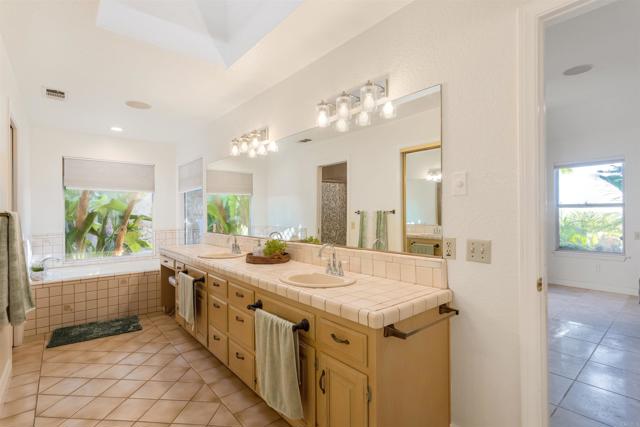 Detail Gallery Image 18 of 59 For 351 Sheila Ln, Fallbrook,  CA 92028 - 3 Beds | 3 Baths