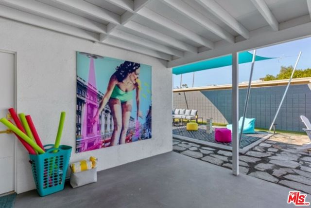 980 N Buttonwillow Circle, Palm Springs CA: https://media.crmls.org/mediaz/f3df423b-ccfd-4a55-9370-b05f611b035d.jpg