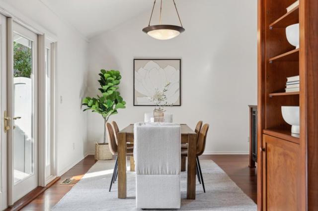 28064 Heron Court, Carmel CA: https://media.crmls.org/mediaz/f3df82ba-69d0-466f-851b-baf7ea711568.jpg