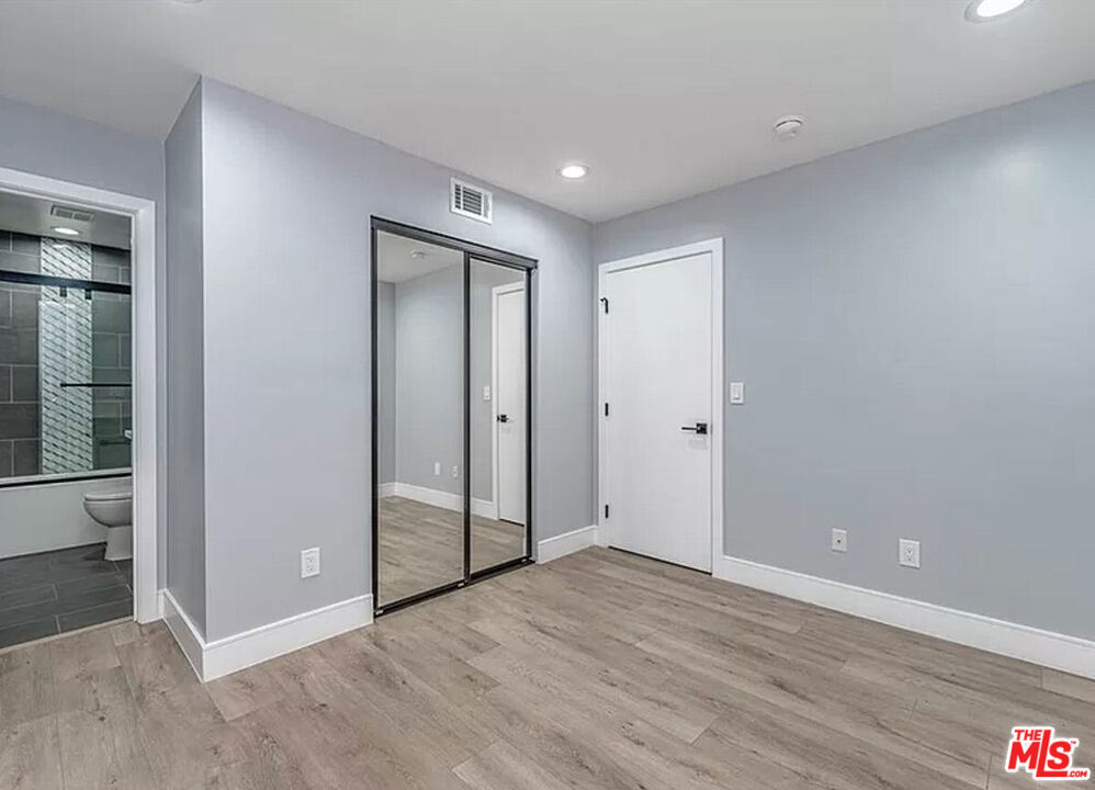 https://media.crmls.org/mediaz/f3df8c5a-b963-4314-958a-d87f4389bfd0.jpg?preset=X-Large