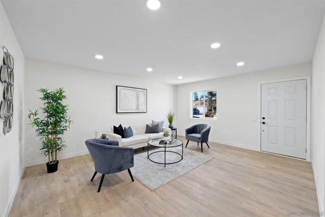 779 Kedzie, San Diego CA: https://media.crmls.org/mediaz/f3dfbbe6-2165-421c-91cd-b48c8e49bcea.jpg