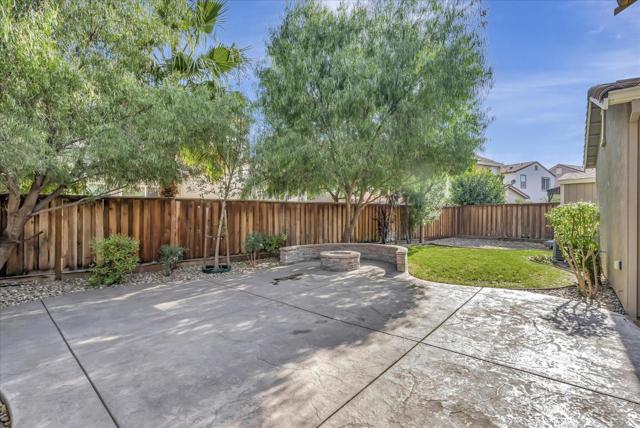 165 W Questa Trail, Tracy CA: https://media.crmls.org/mediaz/f3e0749f-a22c-43b1-b2ba-7846aed32eec.jpg