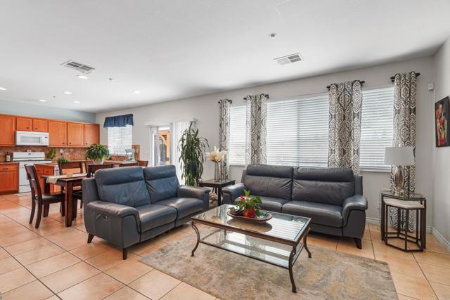 8749 Fairoaks Court, Rancho Cucamonga CA: https://media.crmls.org/mediaz/f3e098d0-faa2-46dc-84a6-f7a52cf64194.jpg