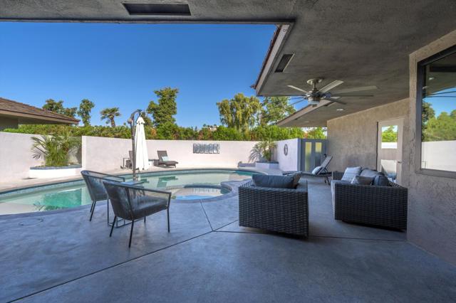 12 Whittier Court, Rancho Mirage CA: https://media.crmls.org/mediaz/f3e0ba56-0c07-40d5-a020-1c723f0fef7f.jpg
