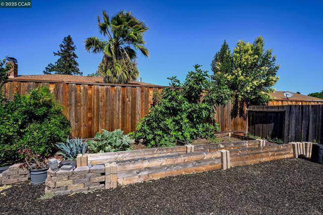 3189 Fitzpatrick Dr, Concord CA: https://media.crmls.org/mediaz/f3e0da6e-0ebe-4000-aac5-8708cc4bade9.jpg